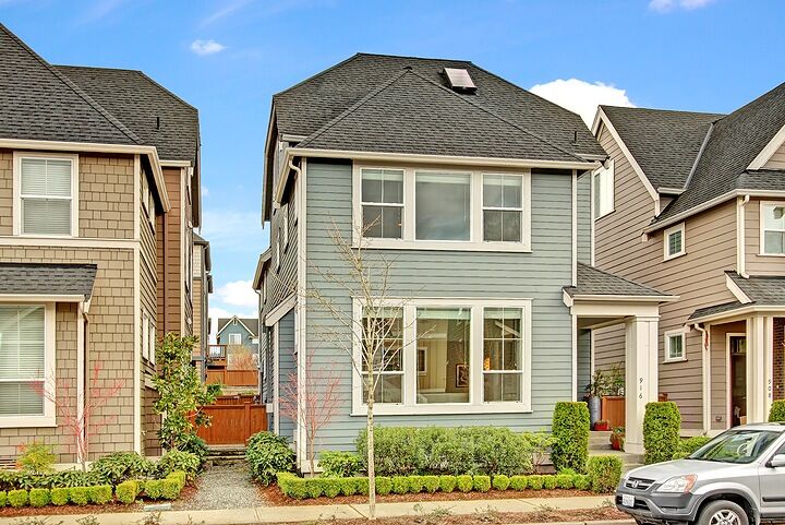 916 3rd Ave NE  Issaquah WA 98029 photo