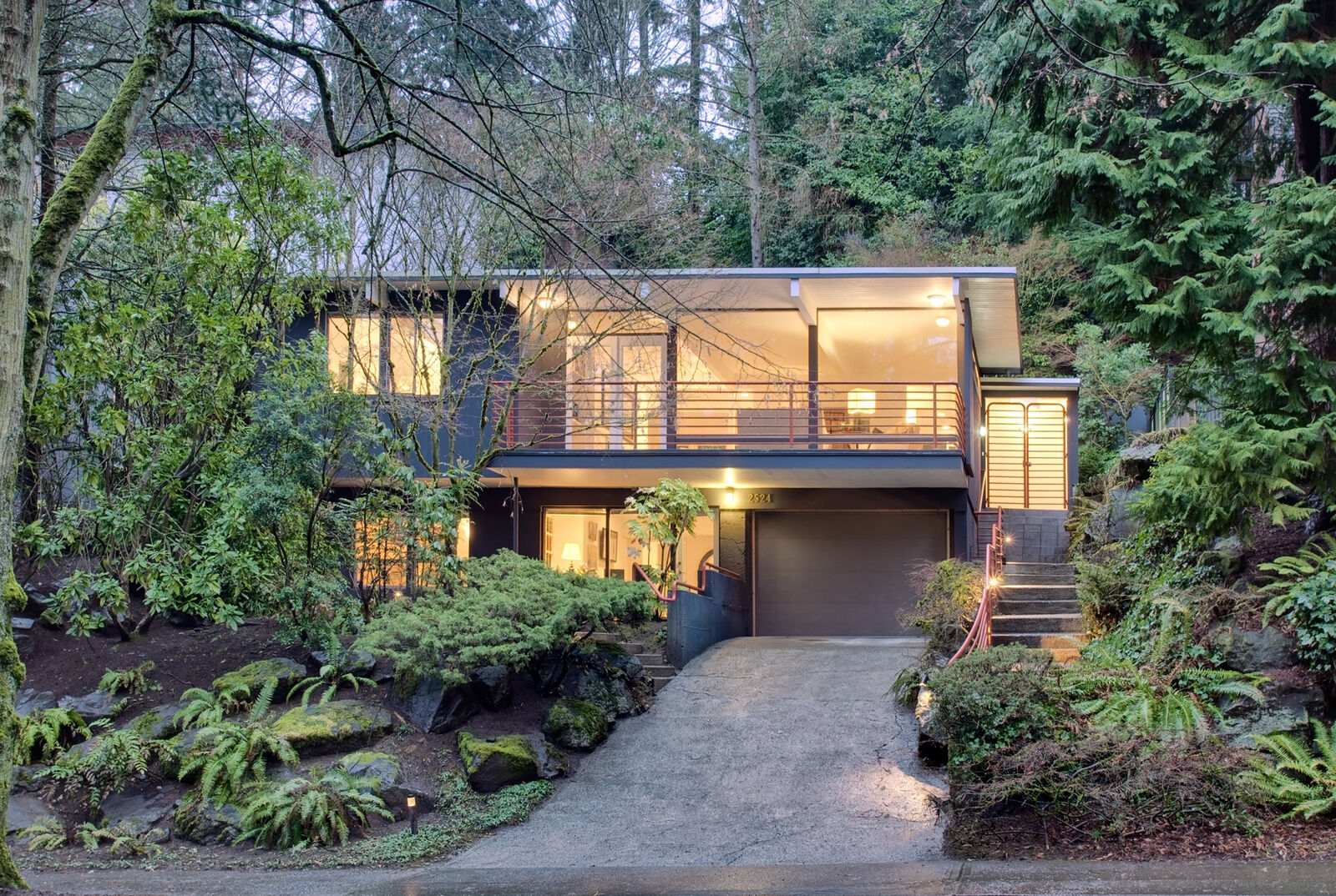 Property Photo:  2524 Lake Park Dr S  WA 98144 