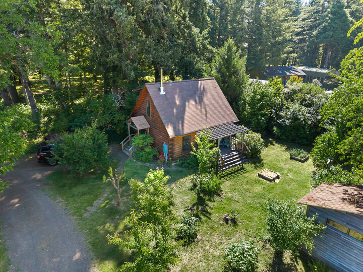 Property Photo: 49164 McKenzie Hwy OR 97488