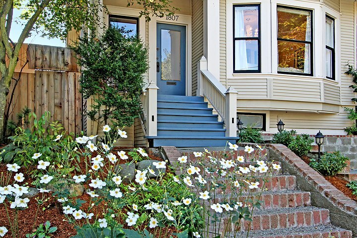 Property Photo: Front porch 1807 E Howell St  WA 98122 