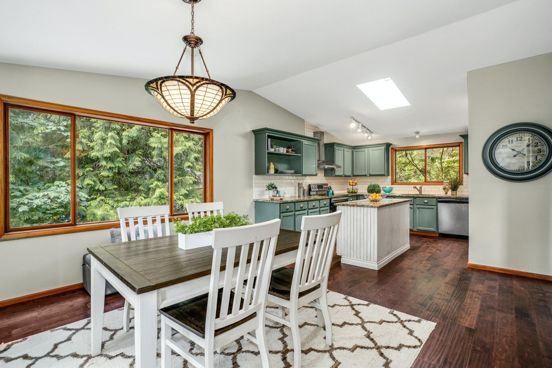 Property Photo:  24416 SE Mirrormont Boulevard  WA 98027 