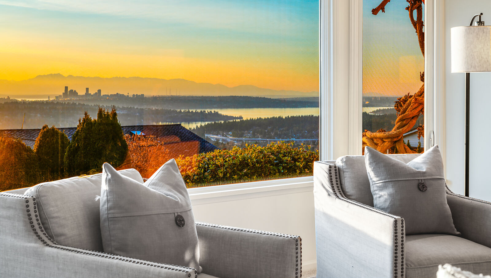 Property Photo:  4510  140th Avenue SE  WA 98006 