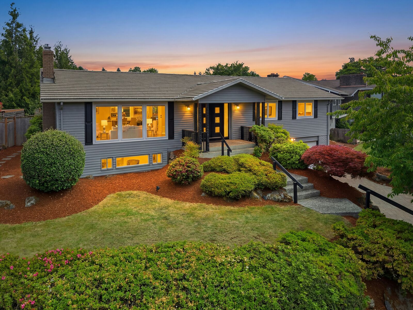 Property Photo:  1310  121st Avenue SE  WA 98005 