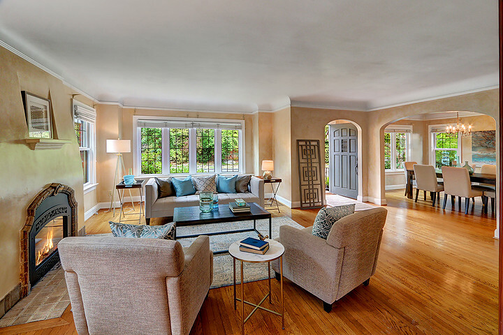 Property Photo: Living room 3883 44th Ave NE WA 98105