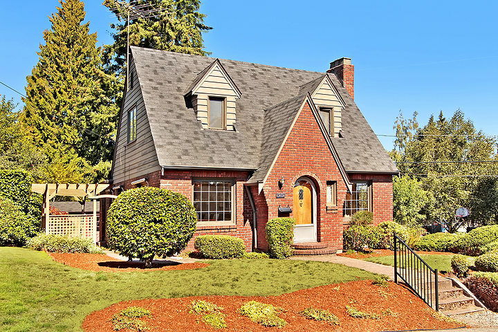 Property Photo:  3212 NE 70th St  WA 98115 