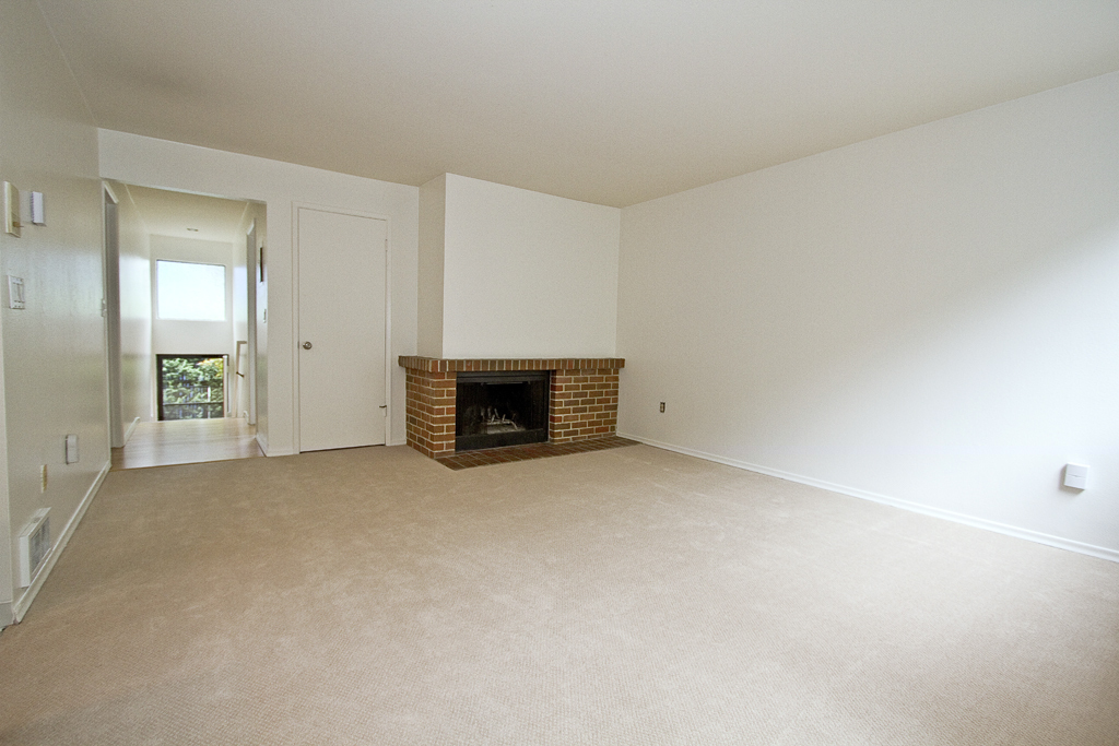 Property Photo: Living room 34 W Etruria St 4  WA 98119 