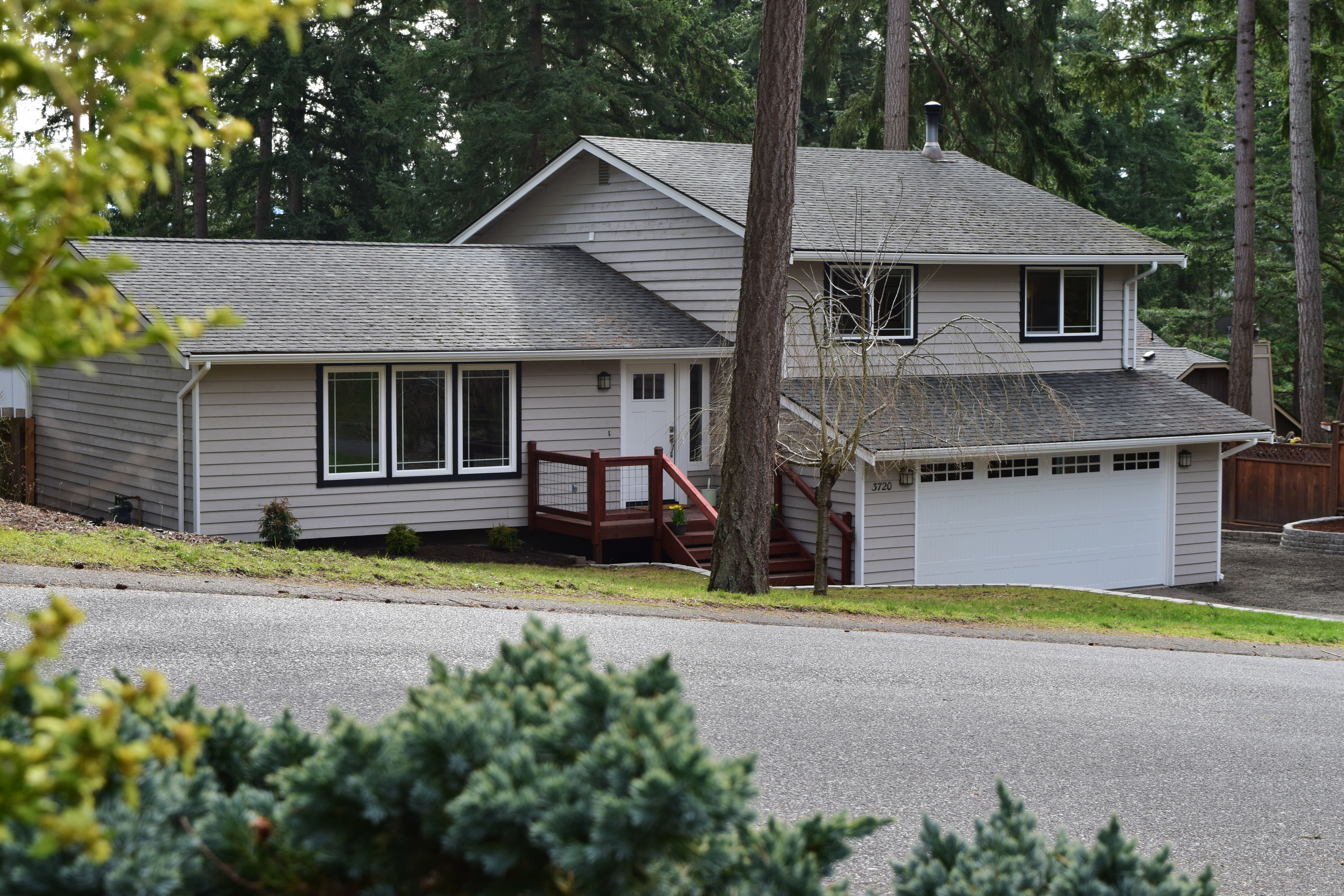 Property Photo: Exterior Photos 3720 D'Linda St WA 98226