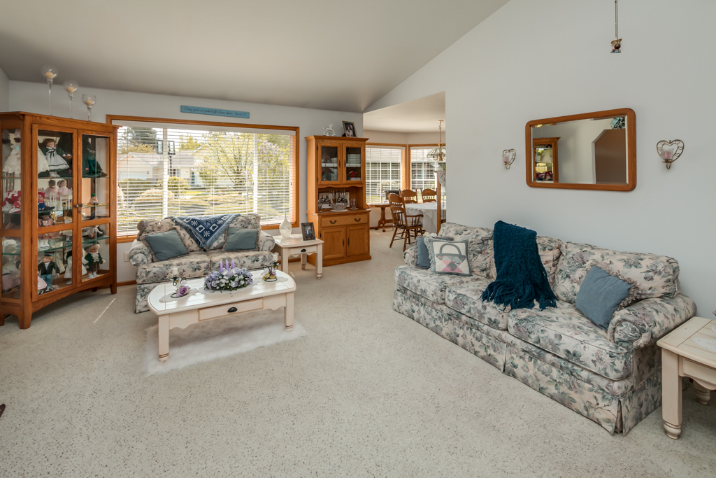 Property Photo: Living room 704 W Buena Dr WA 98264
