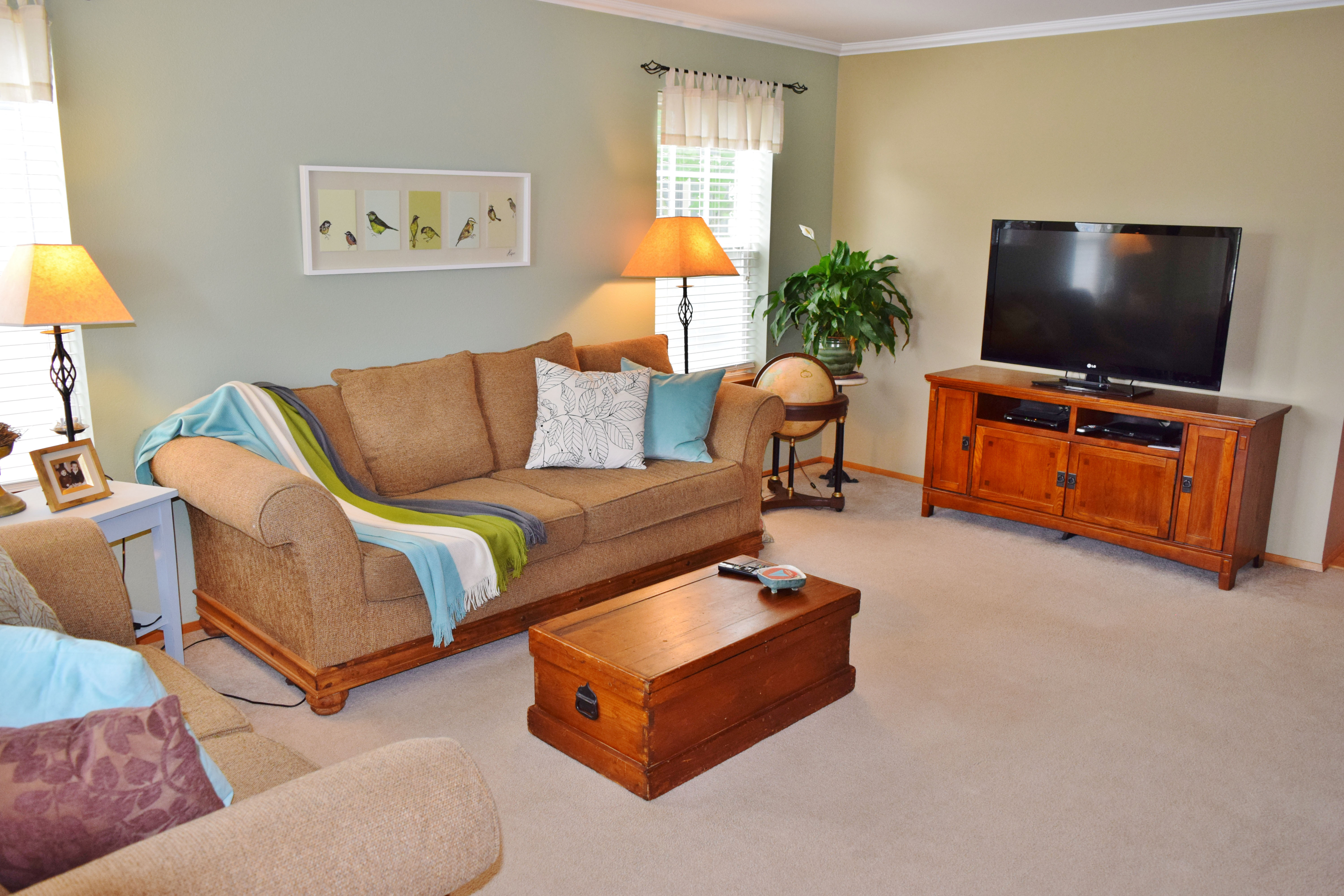 Property Photo: Living room 2185 Oak St WA 98264