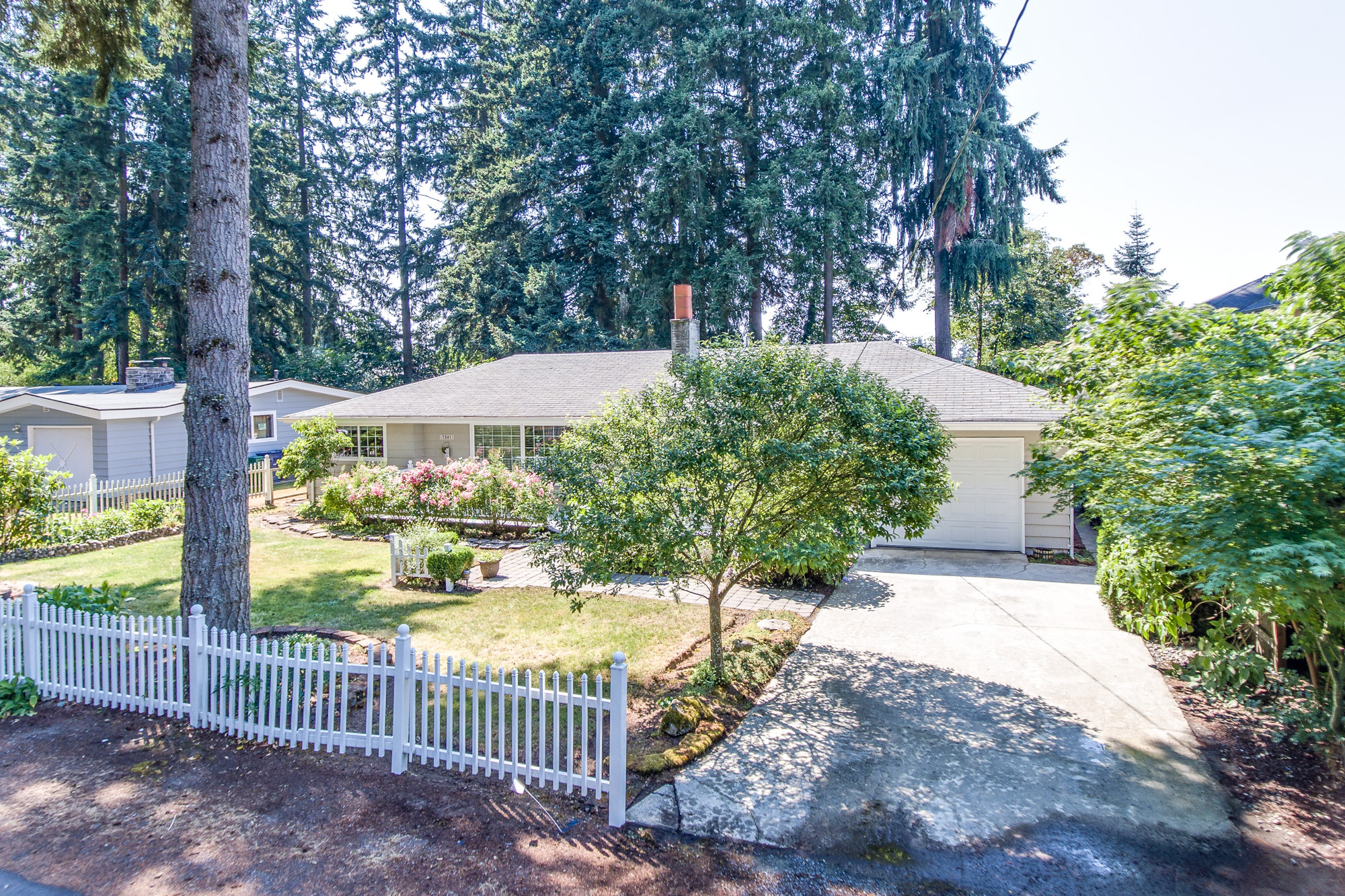 Property Photo:  7541 123rd Ave NE  WA 98033 