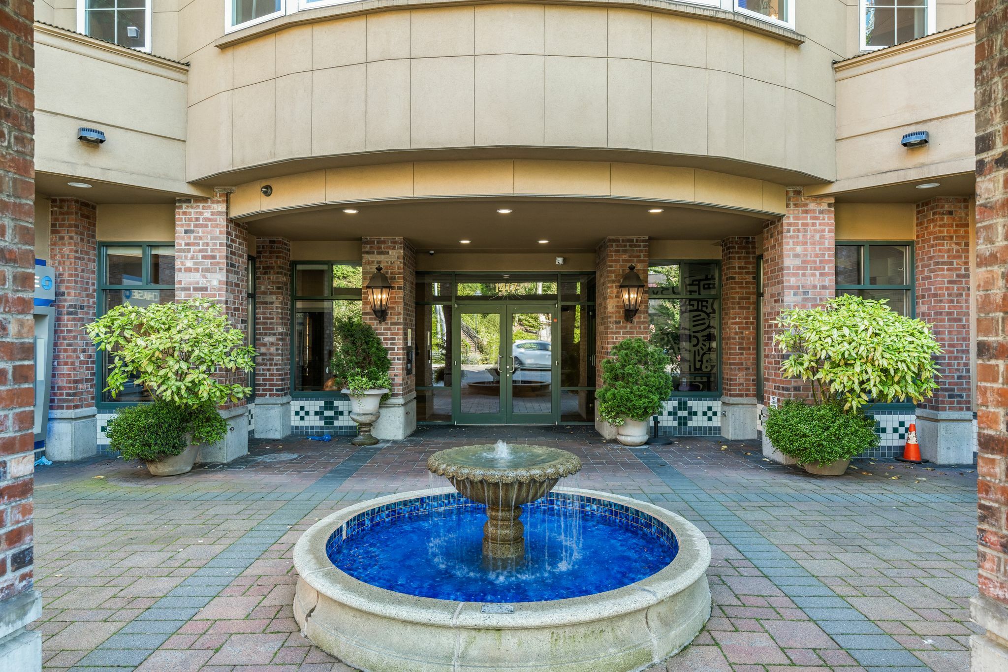 Property Photo: 1417 Queen Anne Avenue N 203 WA 98109