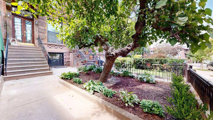 Property Photo:  16 1st Place Unit 1 NY 11231 