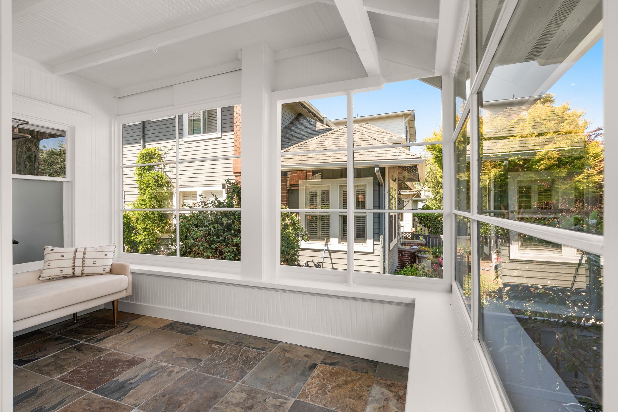 Property Photo:  2419  7th Avenue W  WA 98119 
