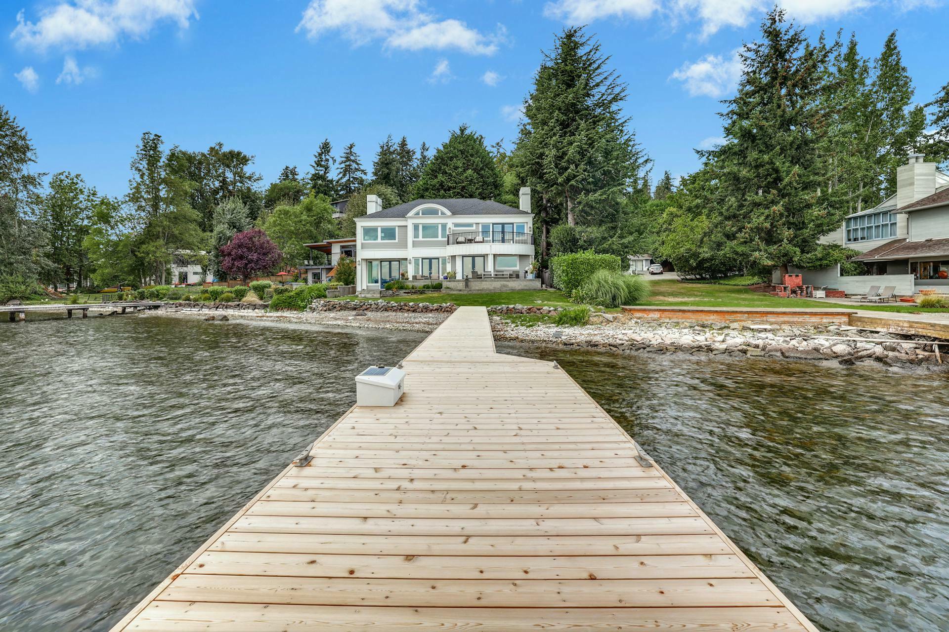 Property Photo:  8301 NE Juanita Drive  WA 98034 