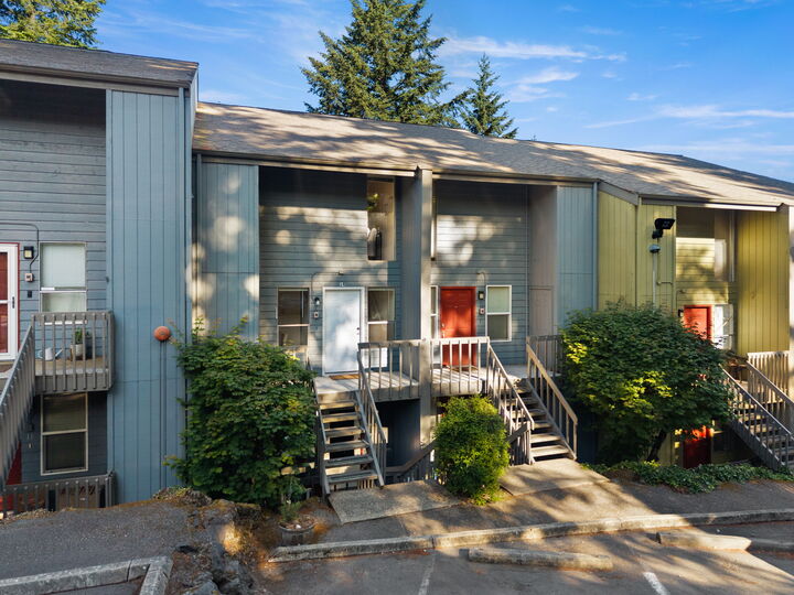 Property Photo: 500 N National Avenue 14 WA 98312