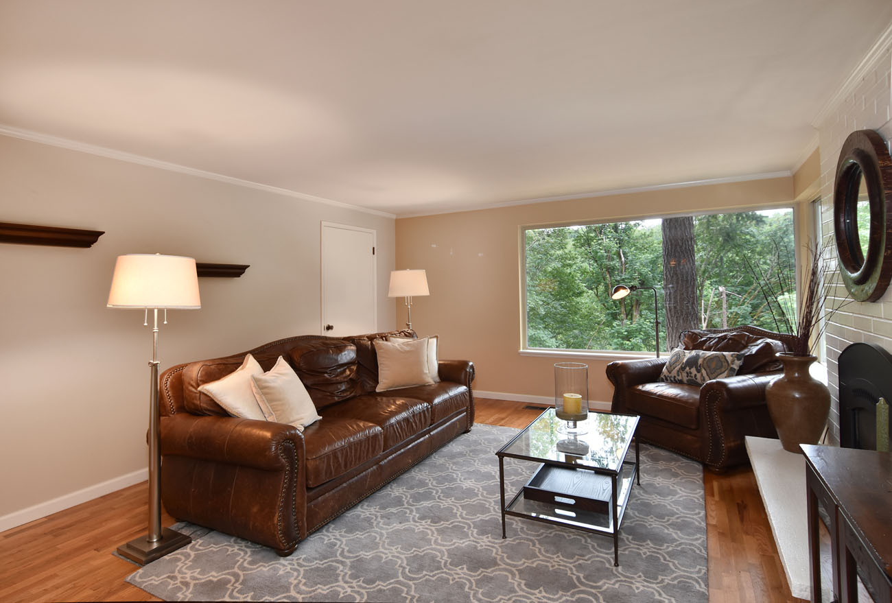 Property Photo: Living room 10816 104th Ave NE  WA 98033 