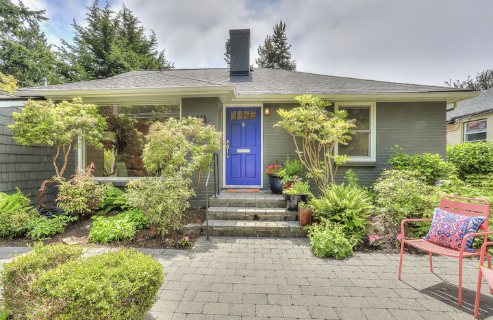 4013 W Emerson St  Seattle WA 98199 photo