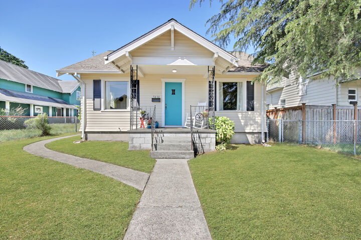 Property Photo: 5610 S Oakes St WA 98409