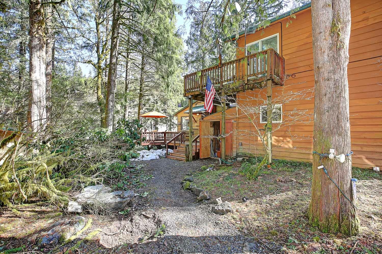 Property Photo:  10011 353 Rd Dr NE  WA 98252 