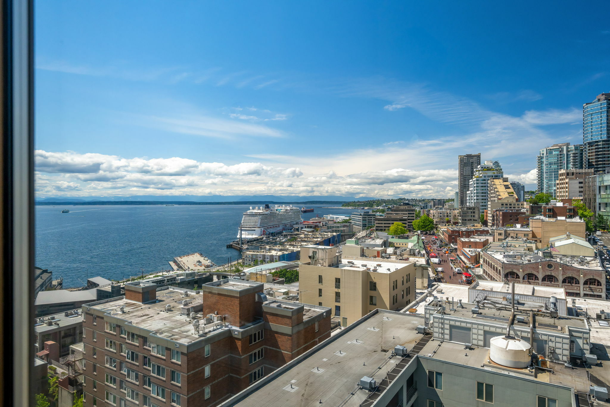 Property Photo: 98 Union Street 1210 WA 98101