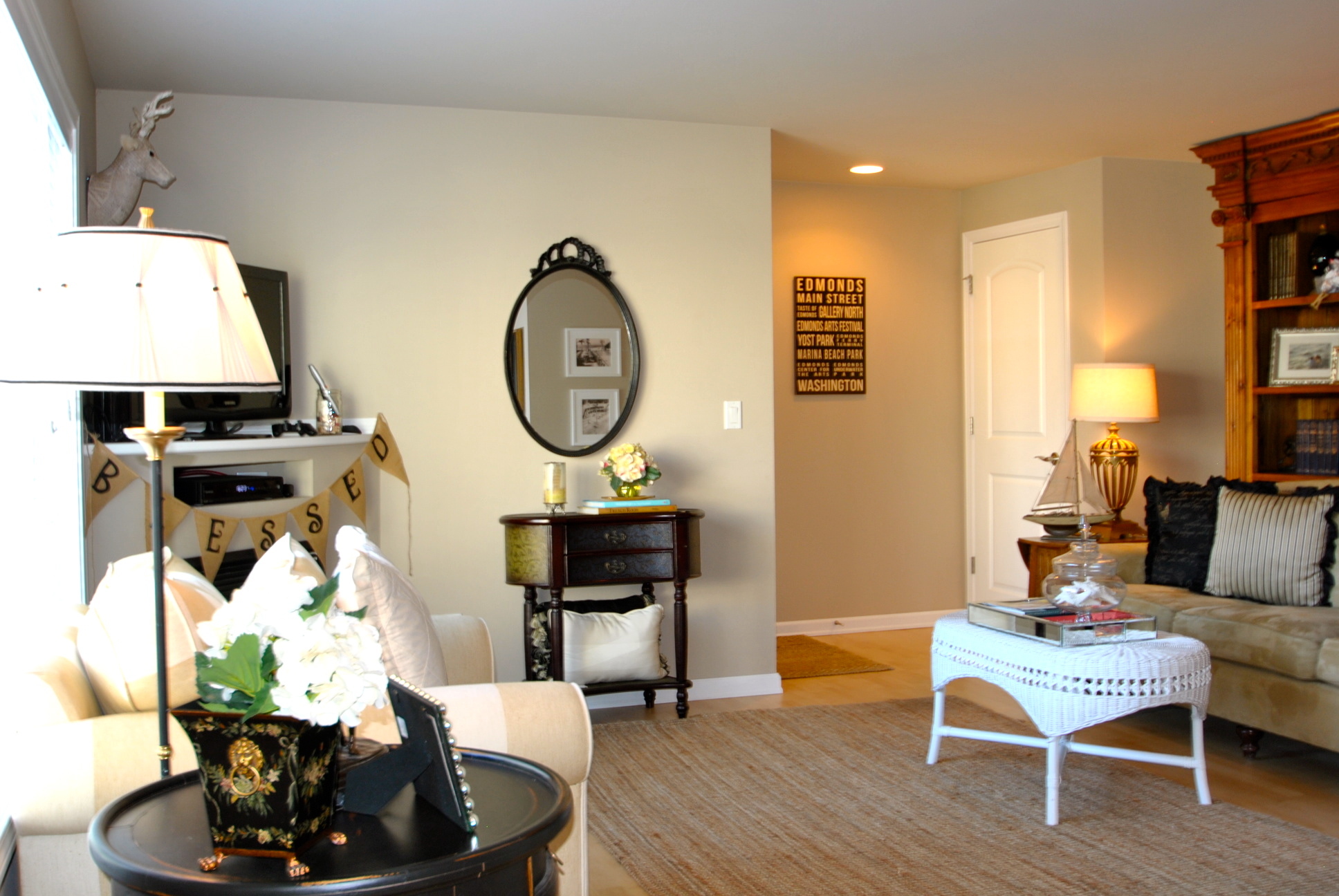 Property Photo: Living room 233 3rd Ave N 19 WA 98020
