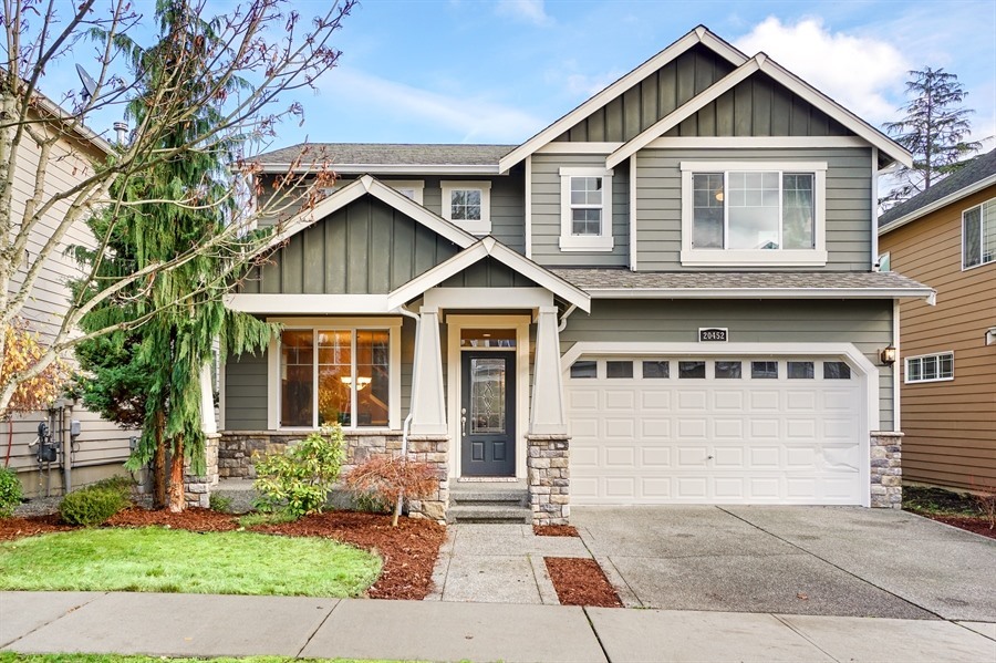Property Photo:  20452 134th Ave NE  WA 98072 