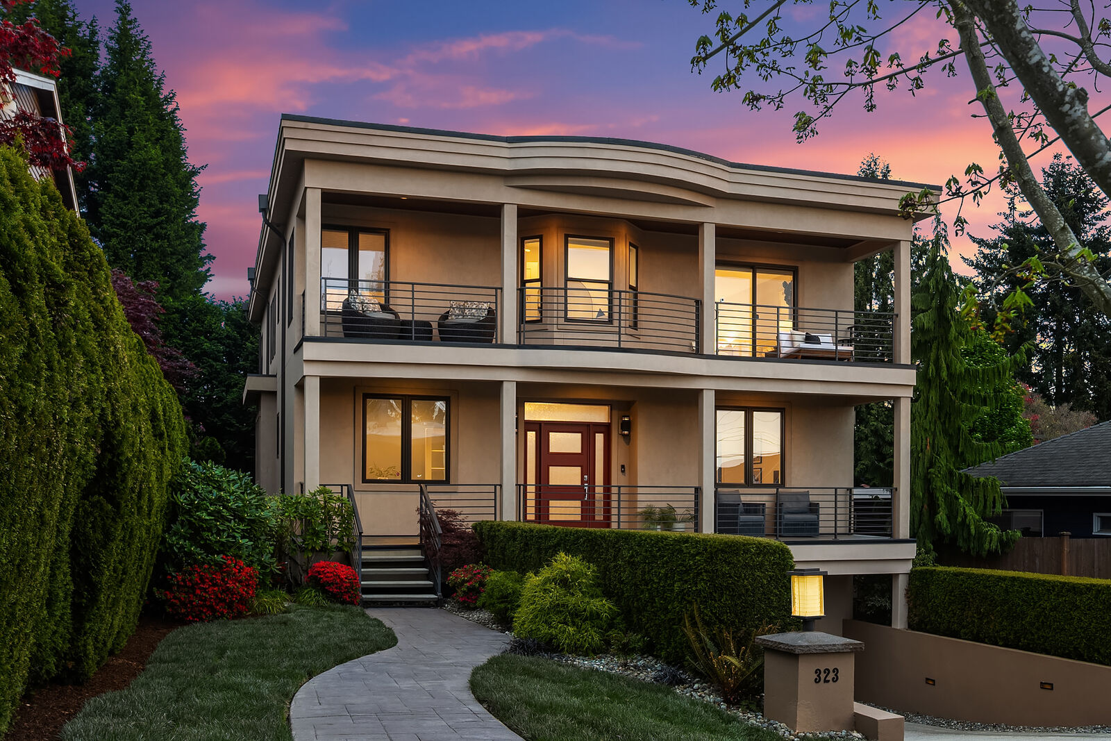 Property Photo:  323  6th Avenue S  WA 98033 