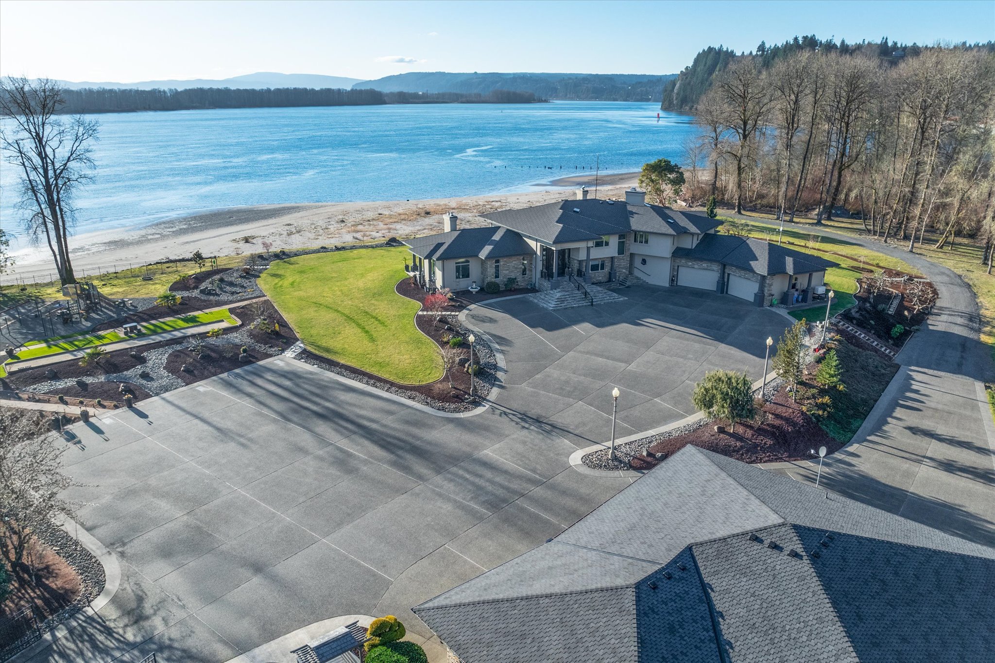 Property Photo:  266 Columbia Point Rd  WA 98632 