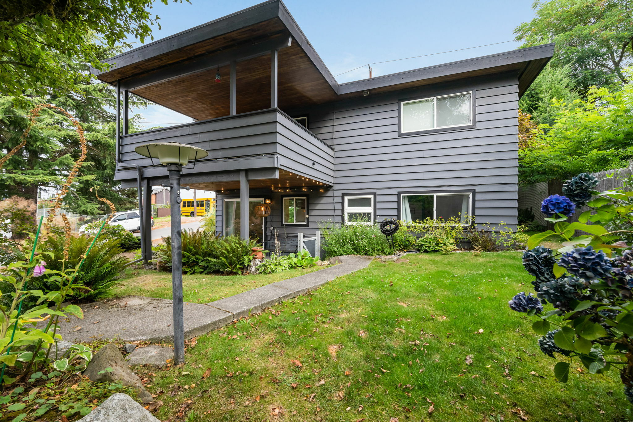 Property Photo:  10350 Interlake Avenue N  WA 98133 