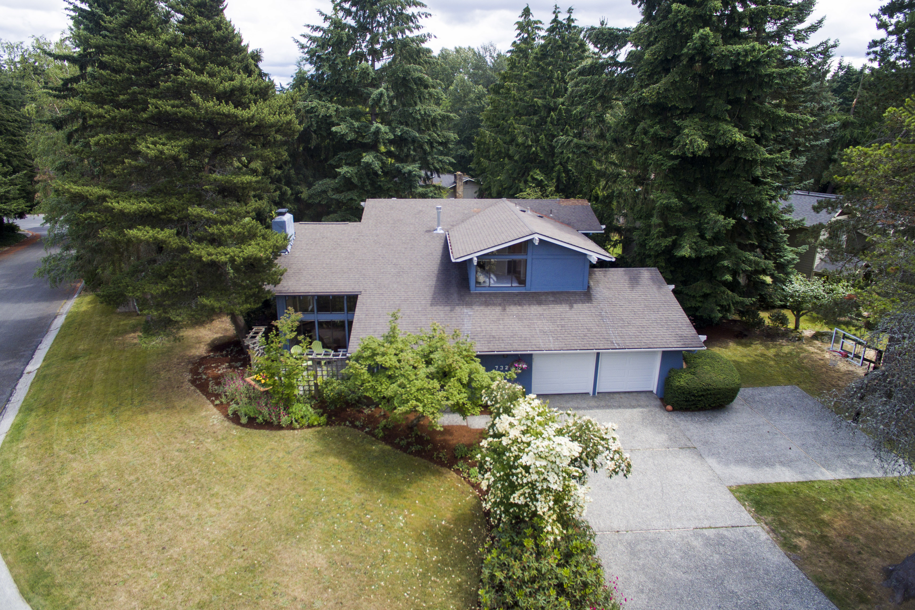 Property Photo: Welcome home 7324 85th Ave SE  WA 98040 