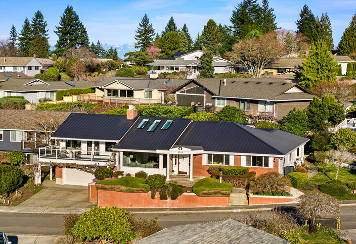 Property Photo:  4510  140th Avenue SE  WA 98006 