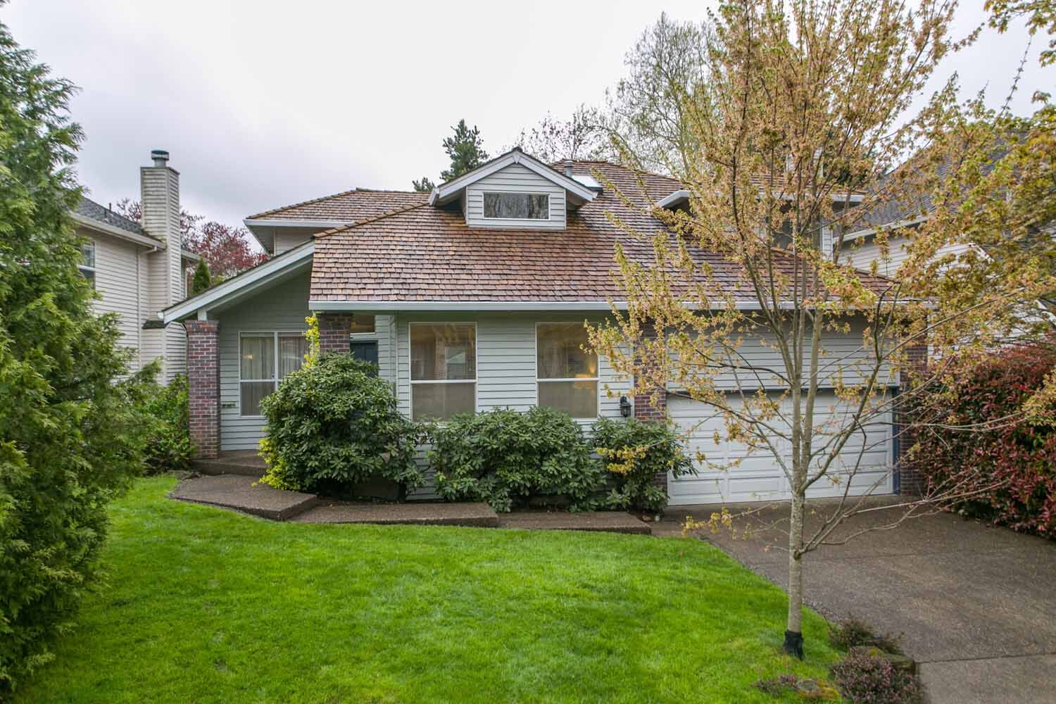 Property Photo:  5210 Coventry Ct  OR 97035 