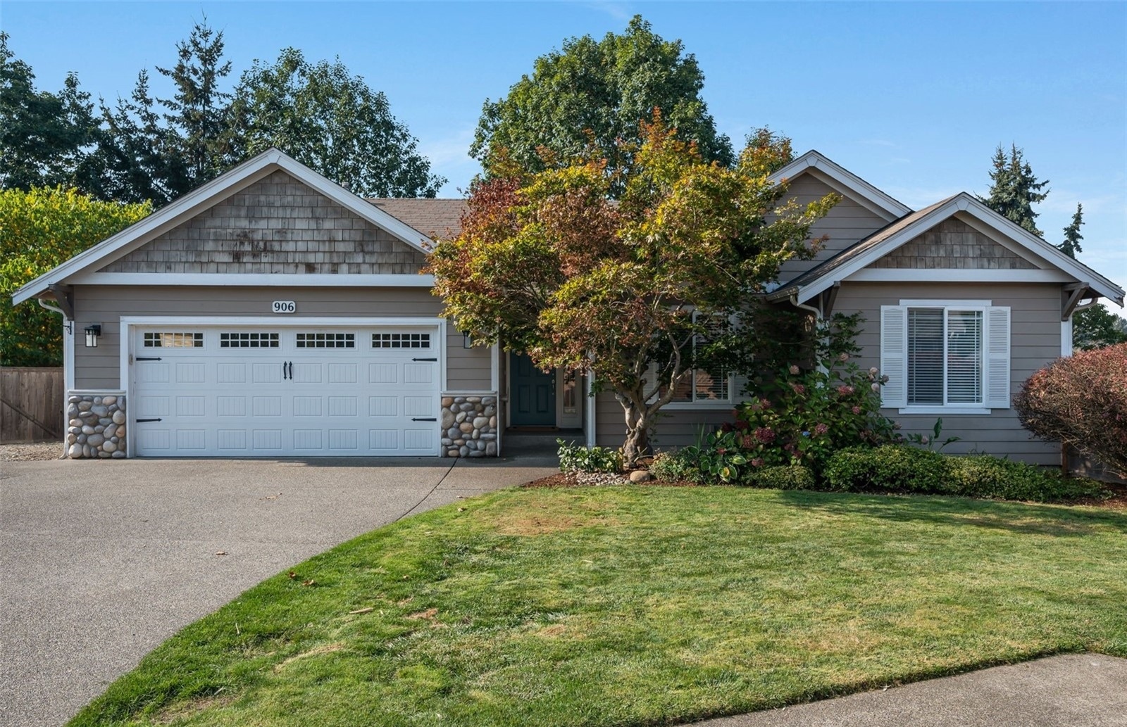 Property Photo: 906 3rd St NE 906 3rd Street NE  WA 98372 