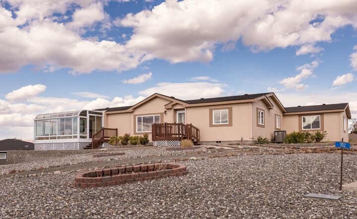 702 Ross Ct SW  Mattawa WA 99349 photo