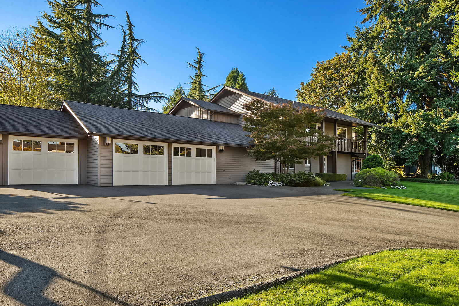 Property Photo:  6031  126th Avenue NE  WA 98033 