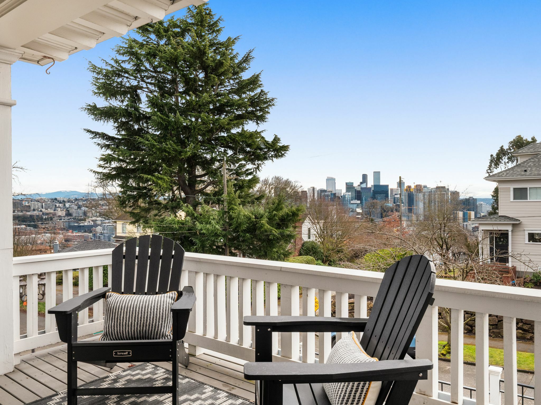 Property Photo:  318  Lee Street  WA 98109 