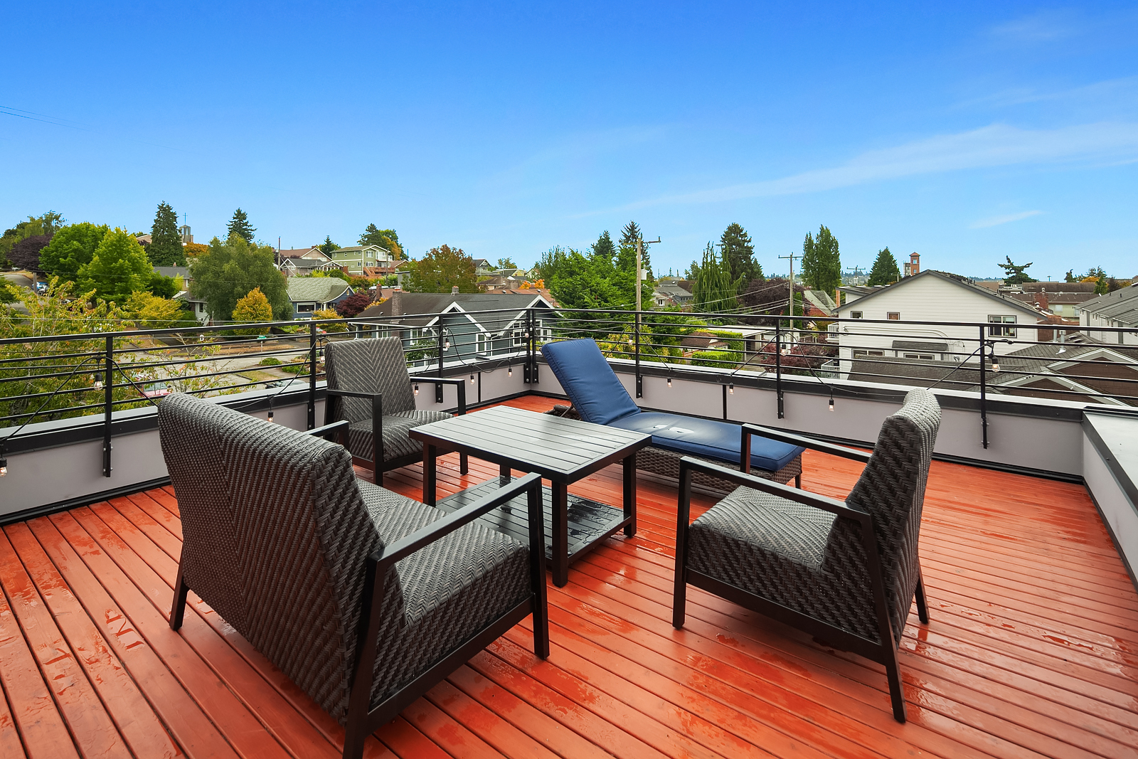 4270 SW Bradford St  Seattle WA 98116 photo