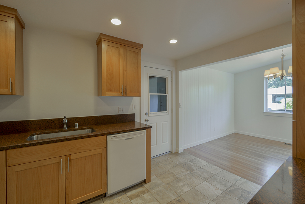 Property Photo: Kitchen/dining room 30246 7th Ave S WA 98003