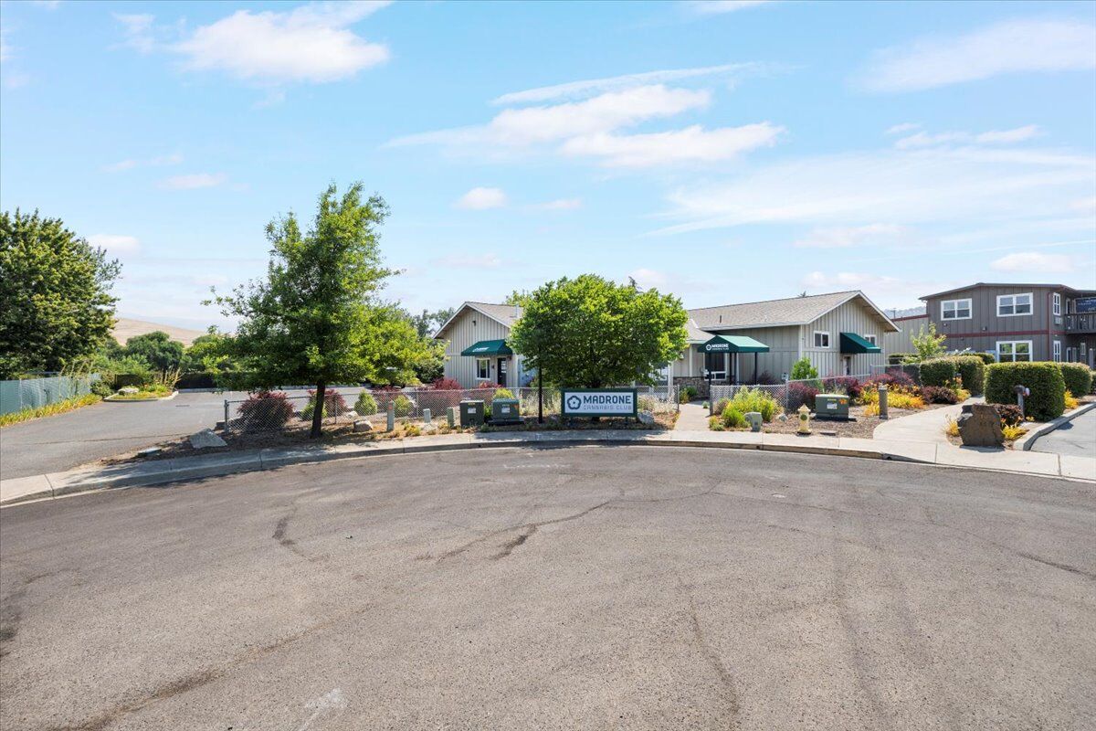 Property Photo:  481 Applegate Way  OR 97520 