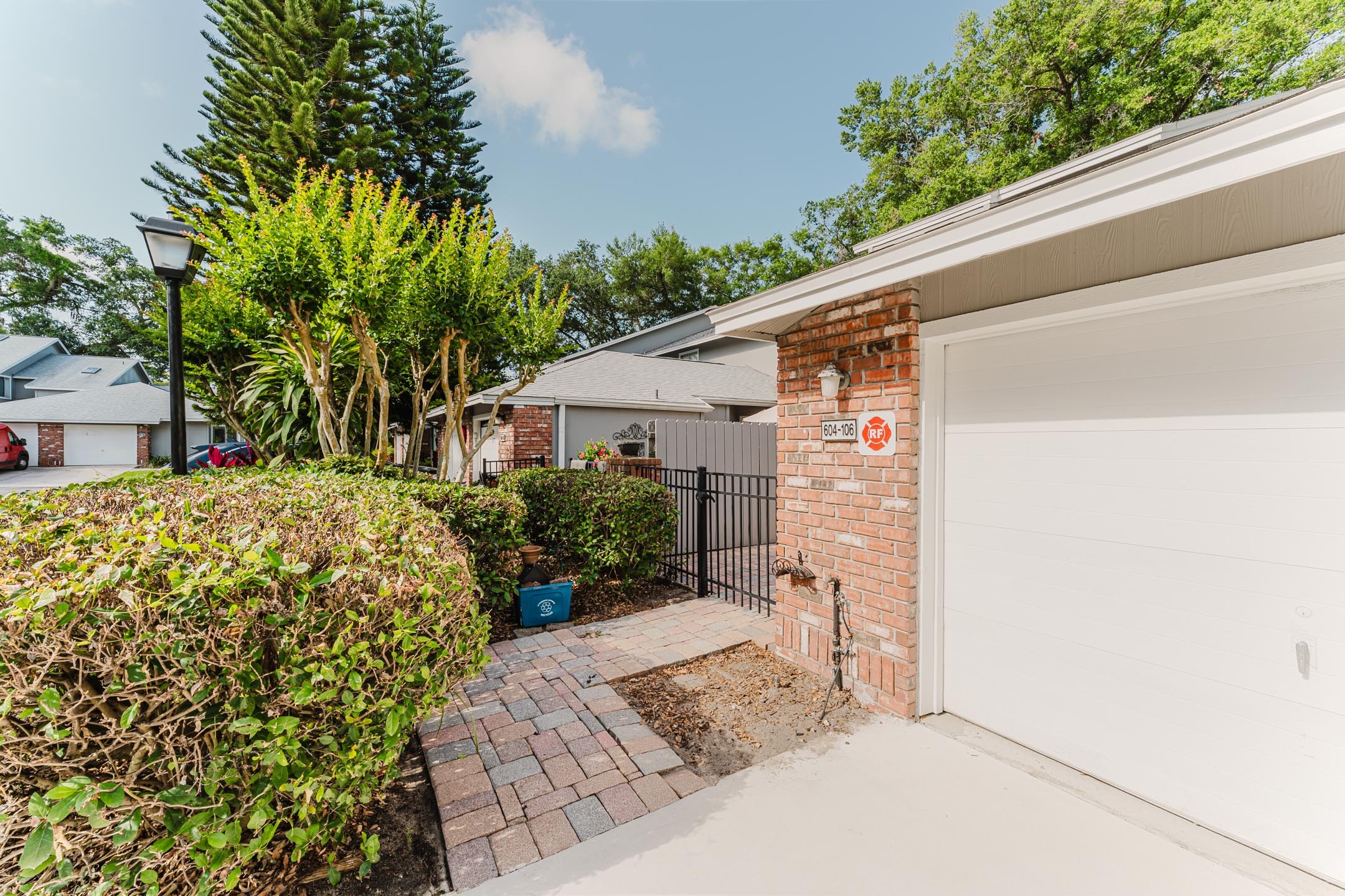 Property Photo: 604 Chestnut Oak Circle 106 FL 32701