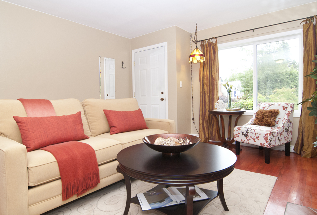 Property Photo: Living room - great room 321 NE 133rd St  WA 98125 