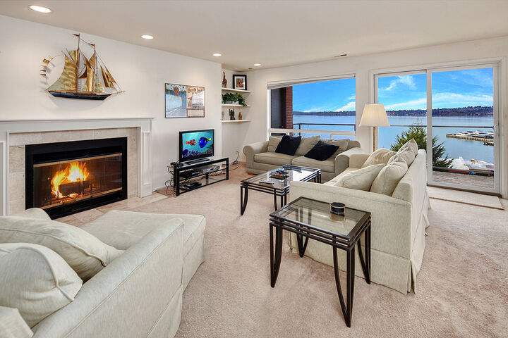 Property Photo: Living room 311 2nd St S 202  WA 98033 