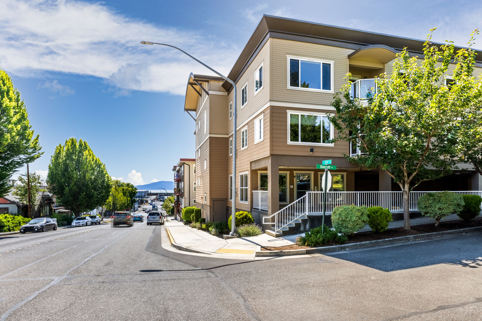Property Photo: 1011 Bancroft 306 WA 98225
