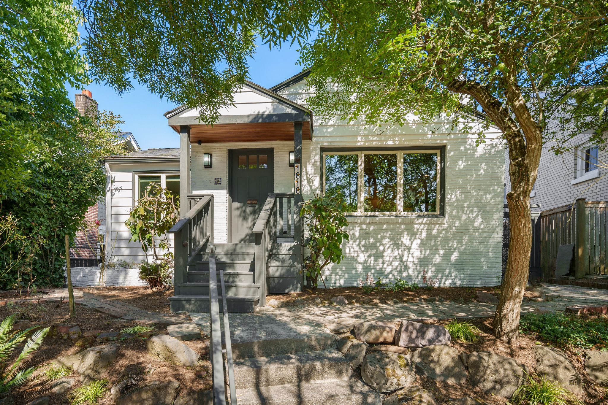 1616  6th Avenue W  Seattle WA 98119 photo