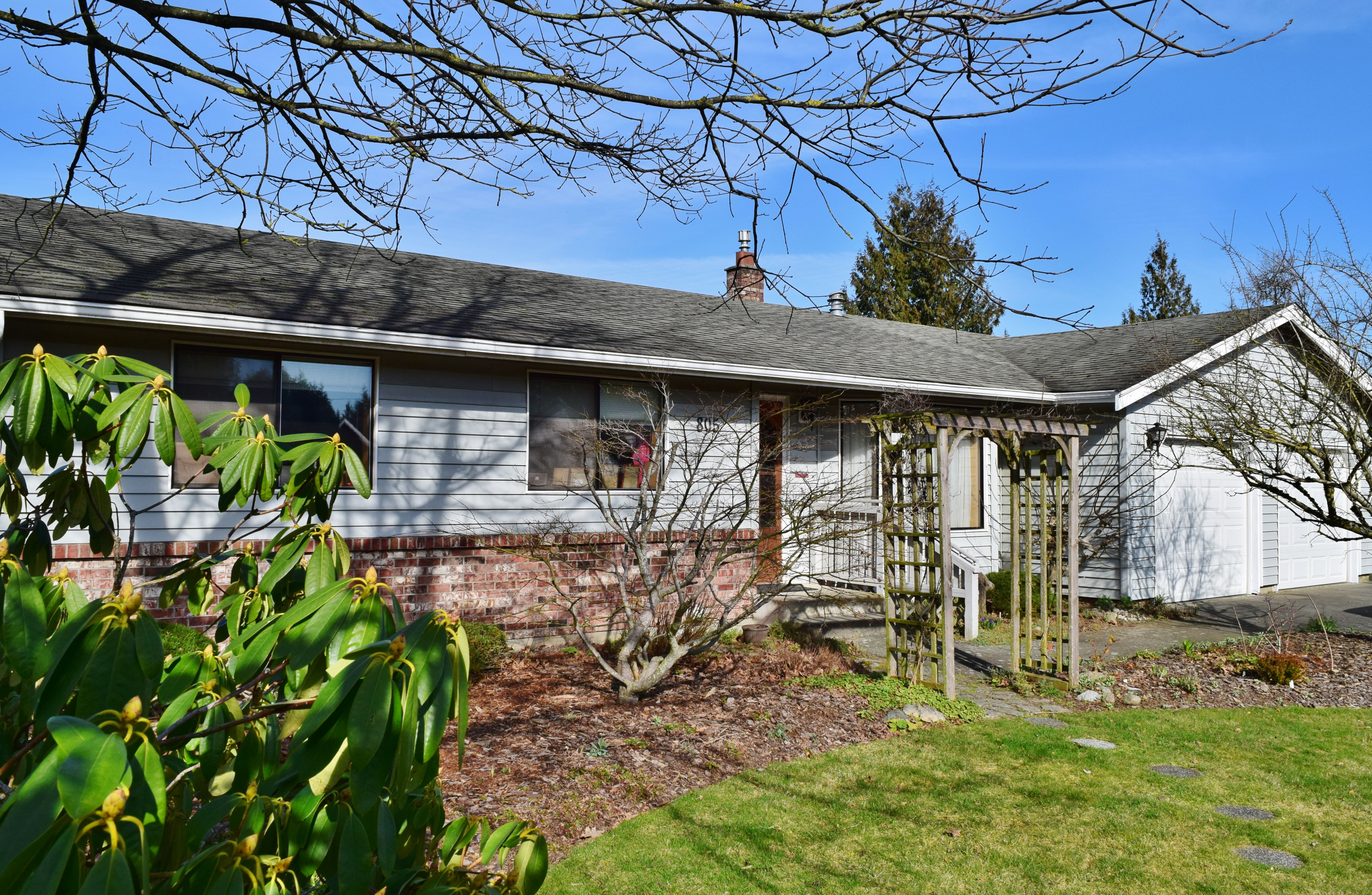 Property Photo: 805 Vine Cir WA 98264
