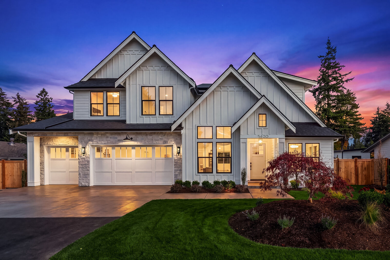 Property Photo:  5420  117th Avenue SE  WA 98006 