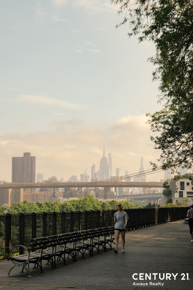 Property Photo:  125 Court Street Apt.  3si NY  11201 