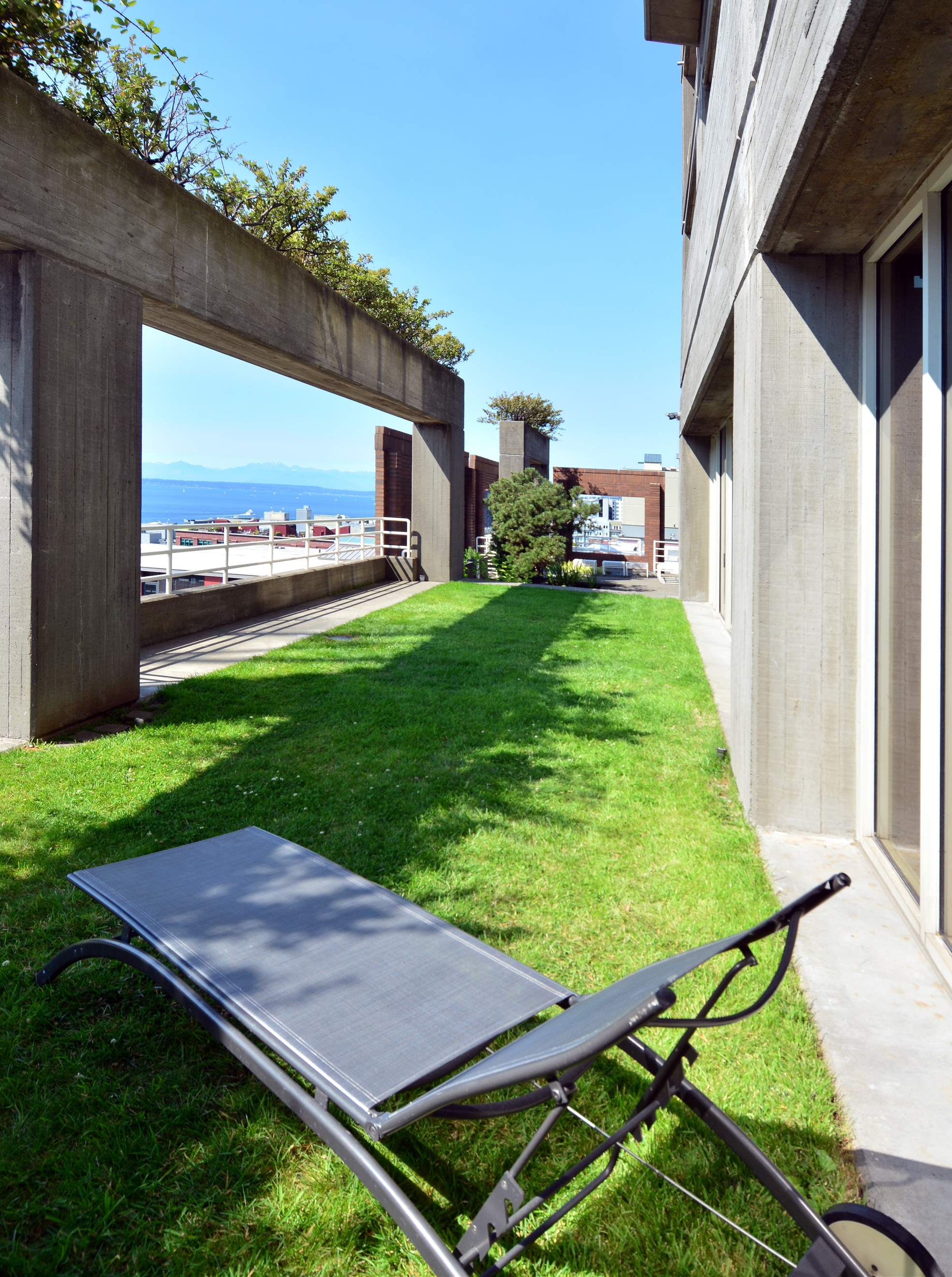 Property Photo: Rooftop Deck/Amenities 2125 1st Ave 1506  WA 98121 