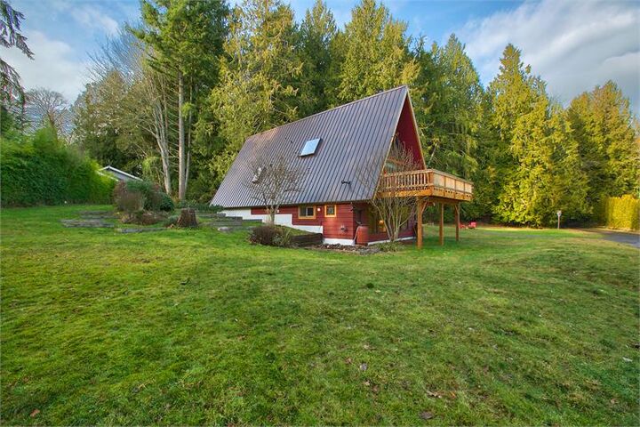 9101 Springridge Rd NE  Bainbridge Island WA 98110 photo