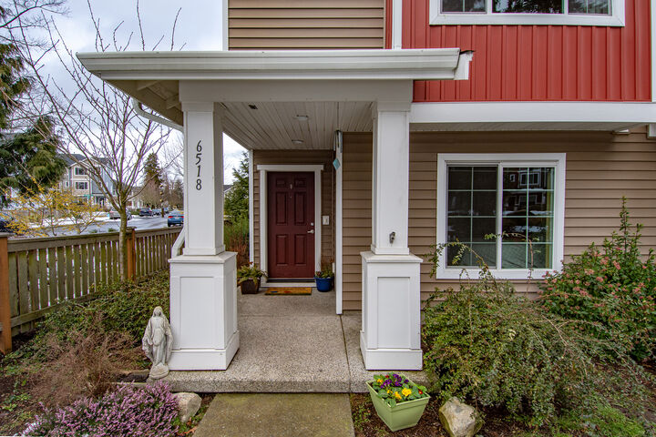 Property Photo:  6518 High Point Dr SW  WA 98126 